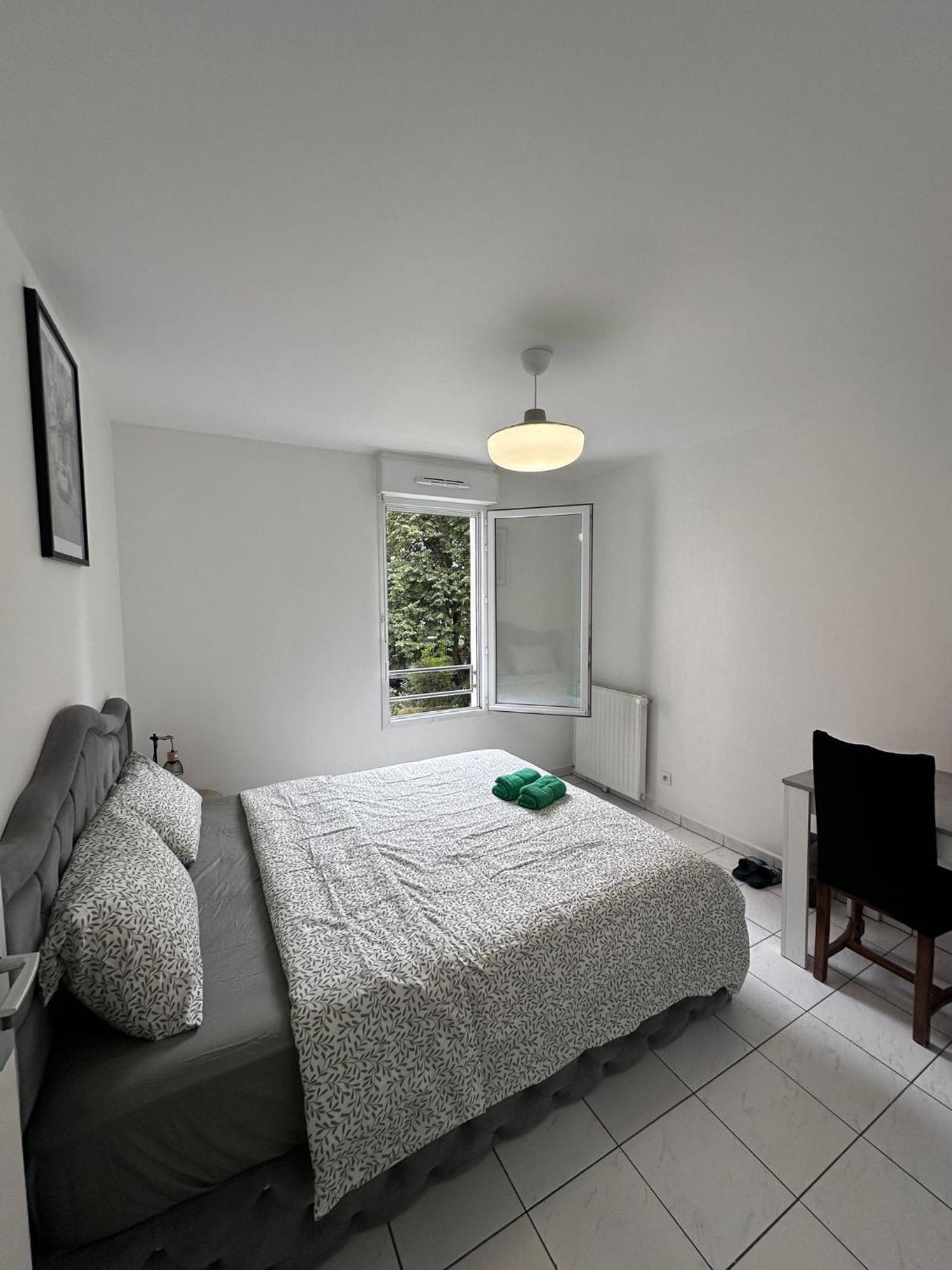Sri-Indo Bobigny Paris Appartement Buitenkant foto