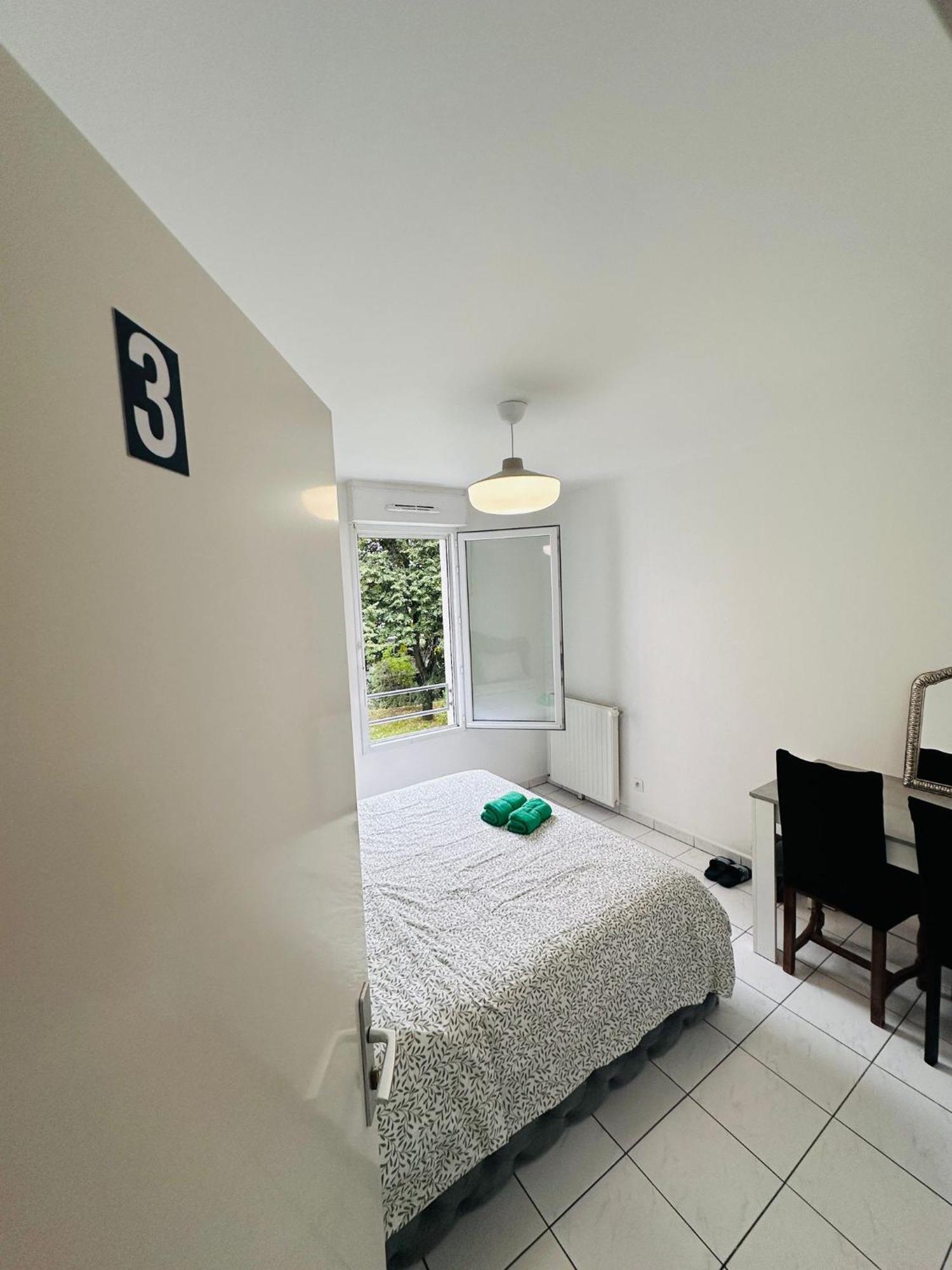 Sri-Indo Bobigny Paris Appartement Buitenkant foto