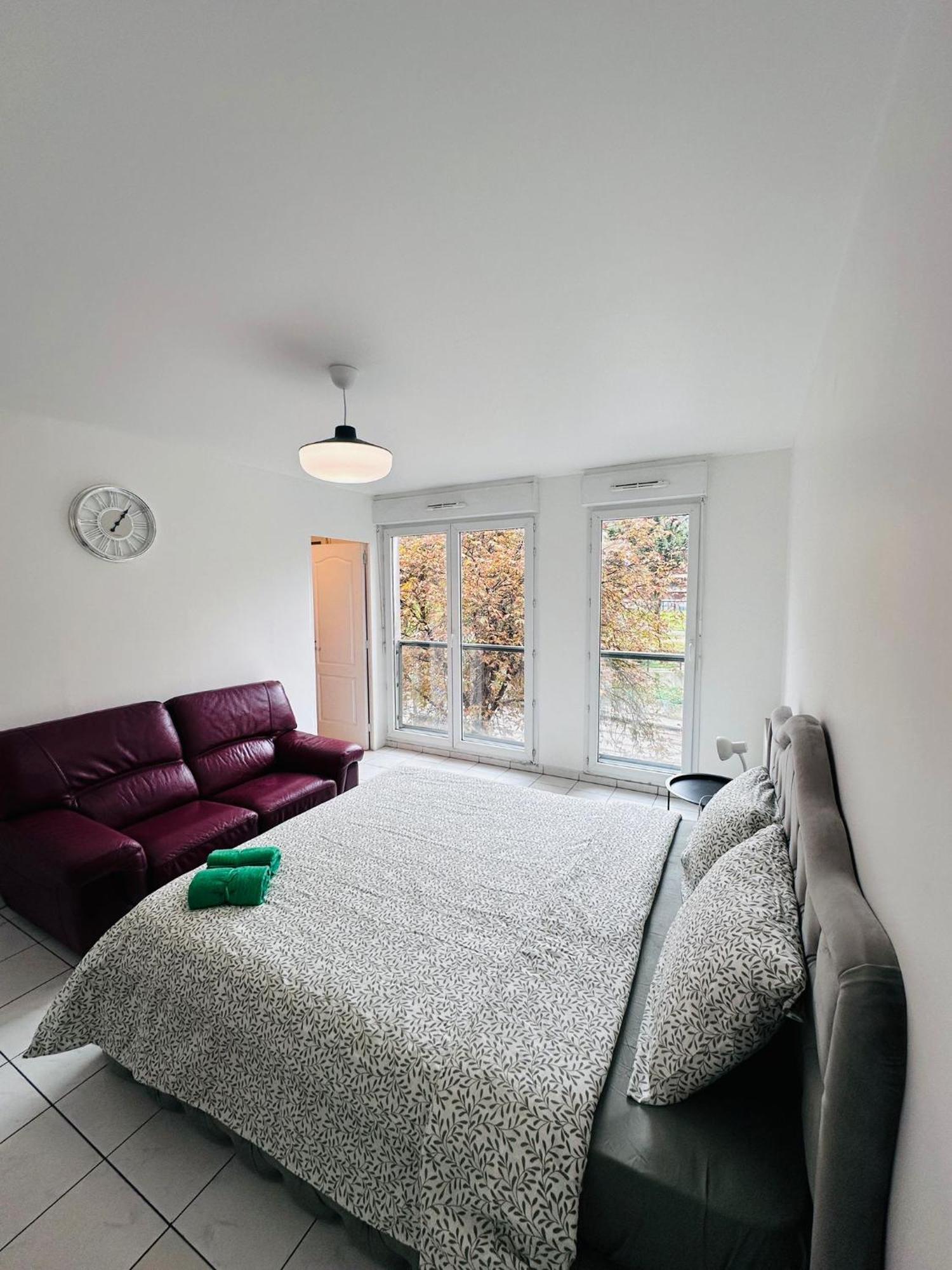 Sri-Indo Bobigny Paris Appartement Buitenkant foto