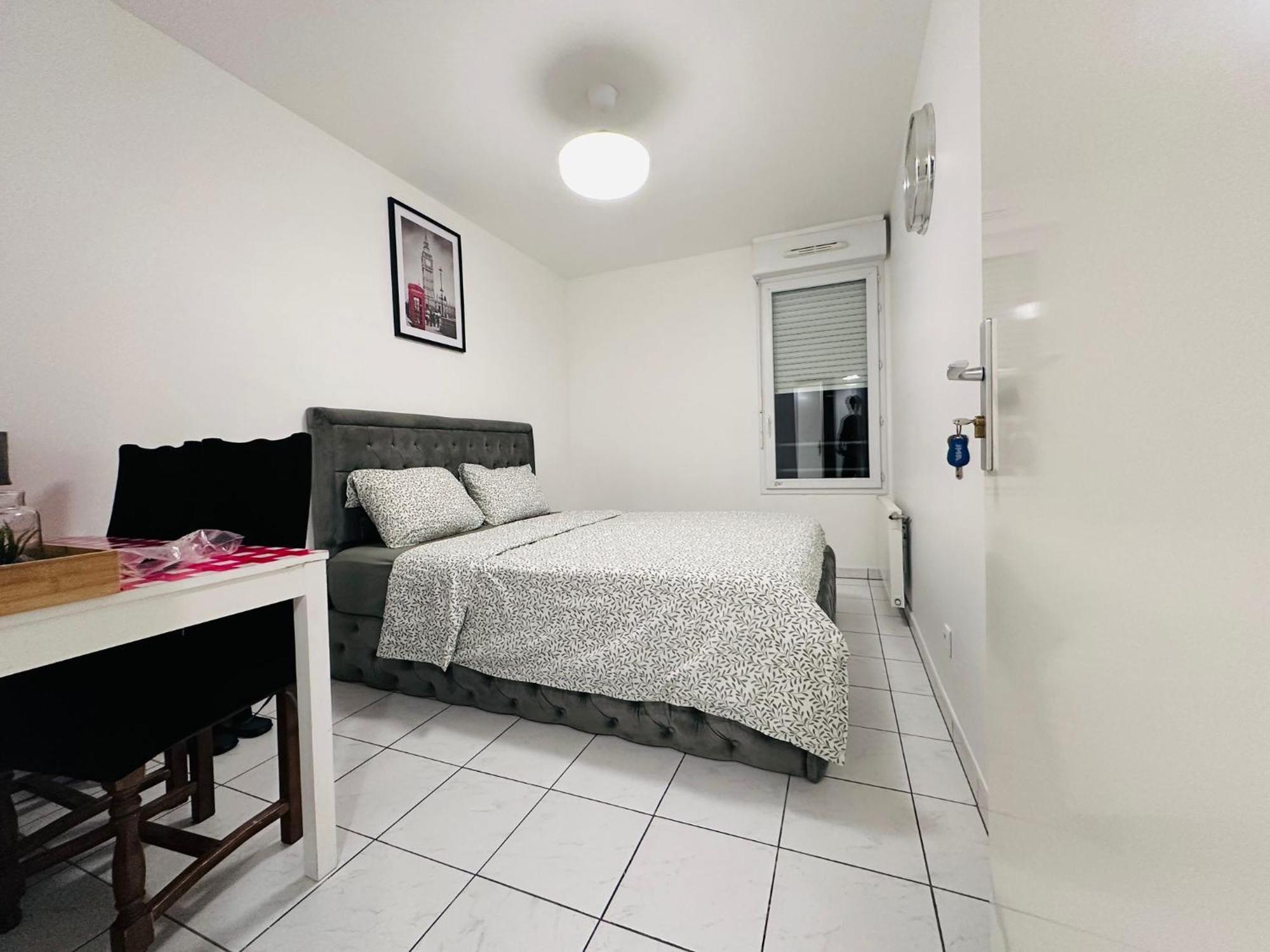 Sri-Indo Bobigny Paris Appartement Buitenkant foto