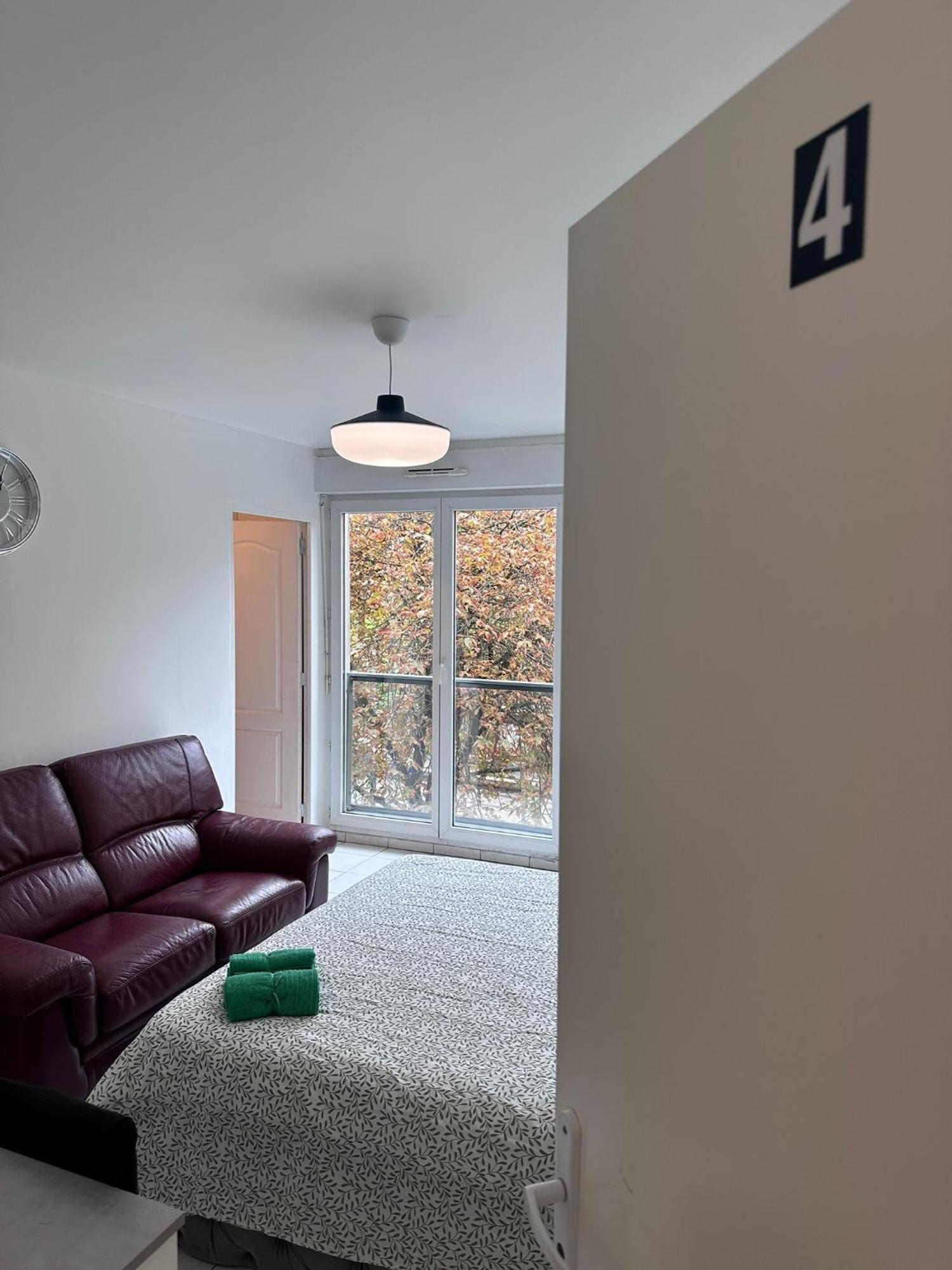 Sri-Indo Bobigny Paris Appartement Buitenkant foto