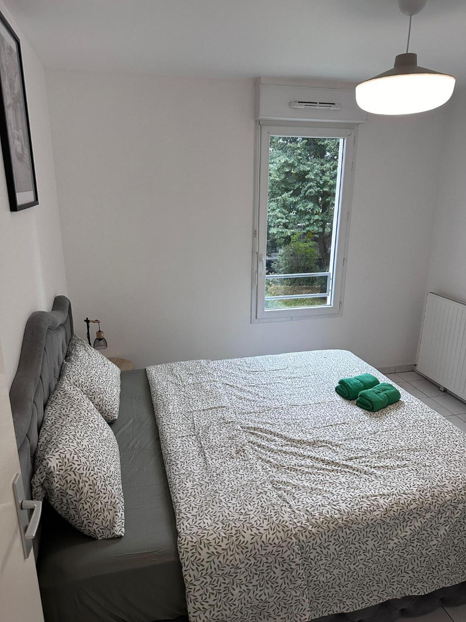 Sri-Indo Bobigny Paris Appartement Buitenkant foto
