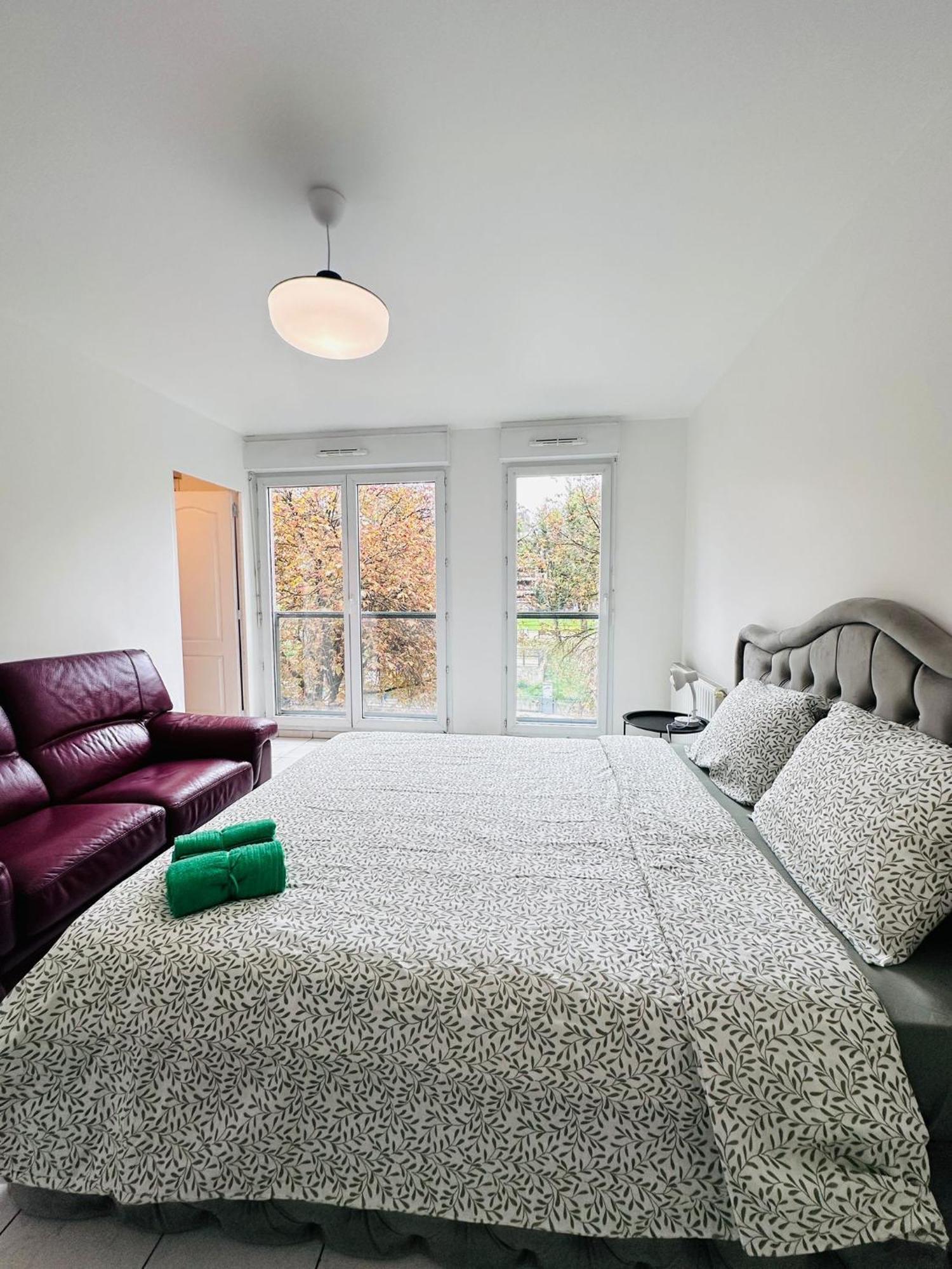 Sri-Indo Bobigny Paris Appartement Buitenkant foto